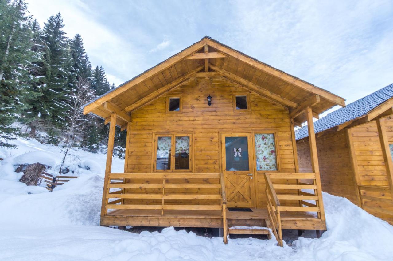 Mountain Cabins Mestia Eksteriør billede